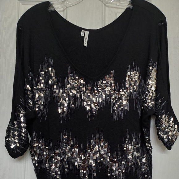 Maurices Tops - Black 3/4 sleeve shirt with silver detail